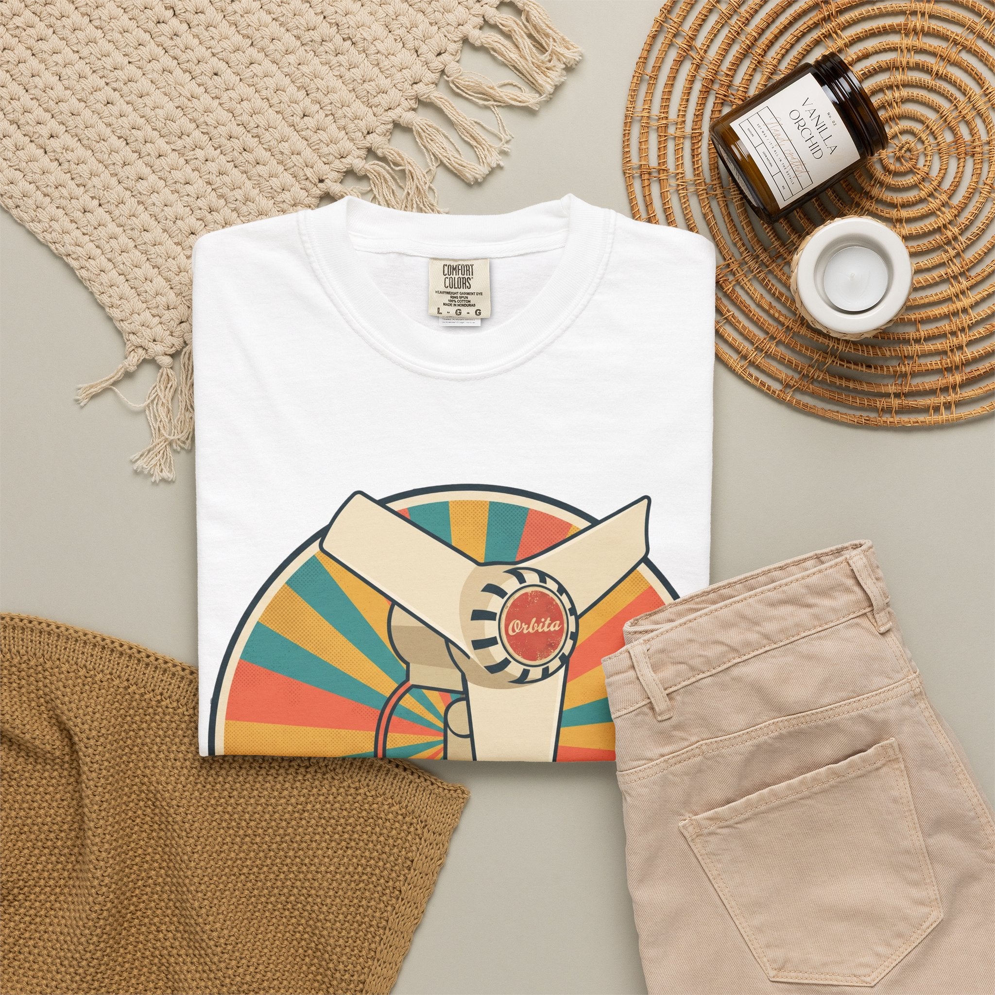 Retro Cuban Fan T-Shirt — "Descongélate" Vintage Tech Graphic Tee