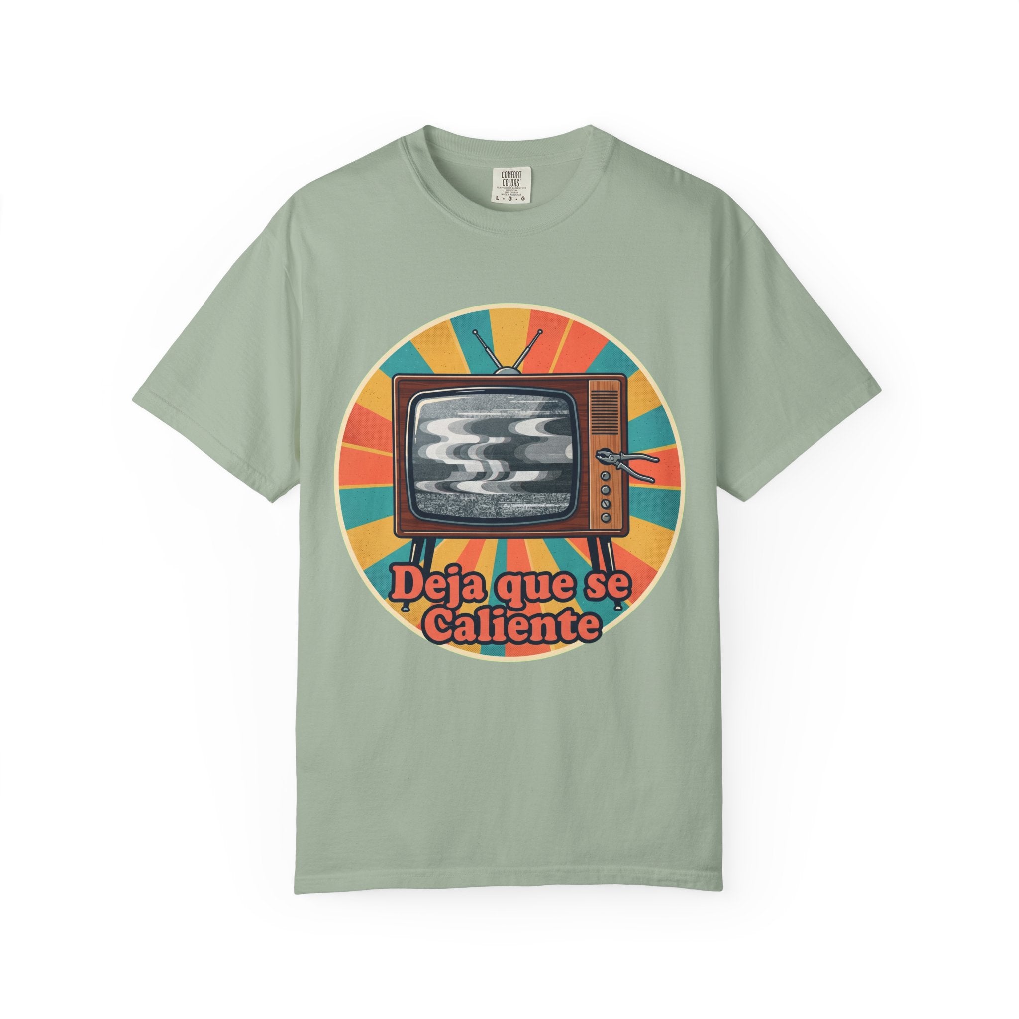 Retro Cuban TV T-Shirt — "Deja que se Caliente" Vintage Tech Graphic Tee