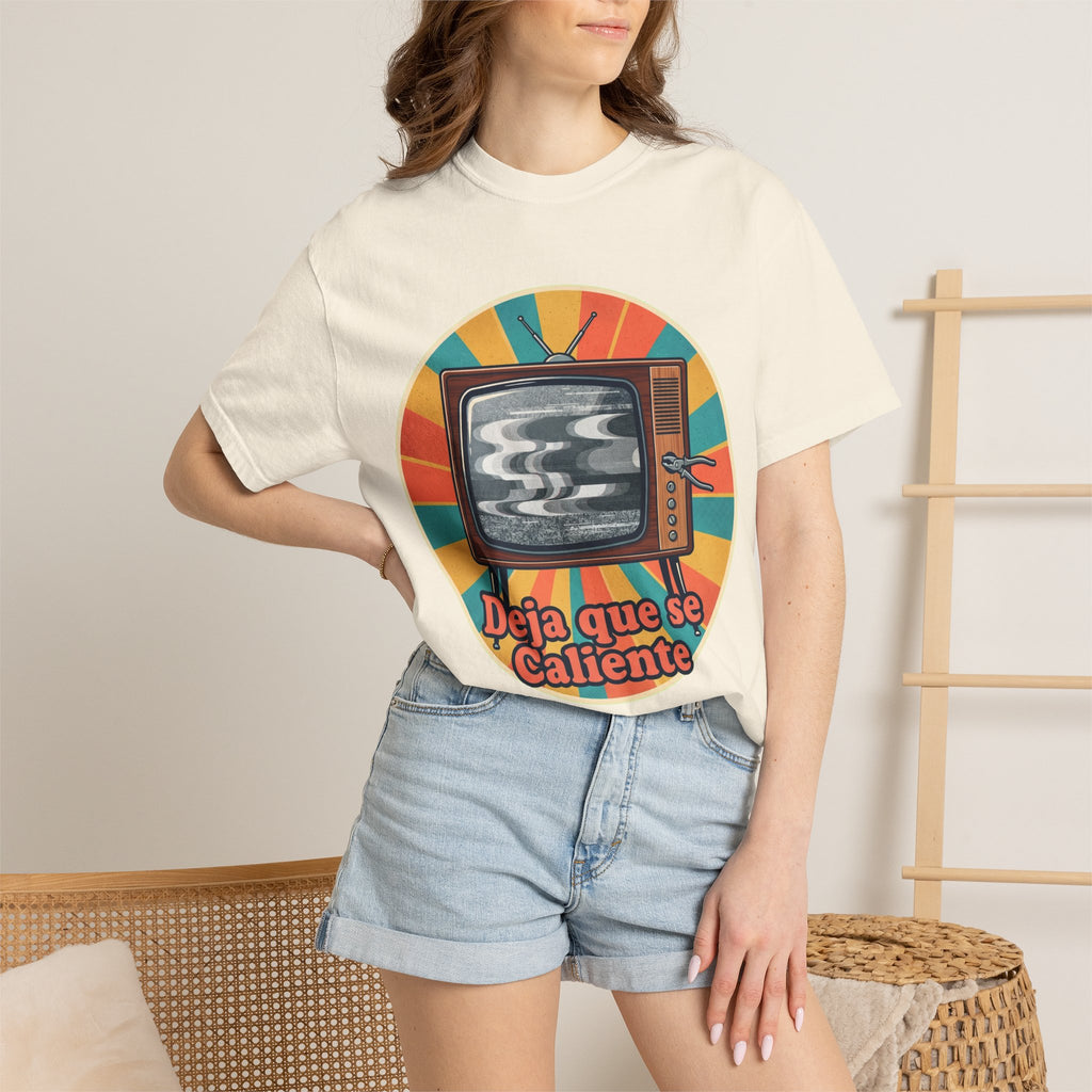 Retro Cuban TV T-Shirt — "Deja que se Caliente" Vintage Tech Graphic Tee