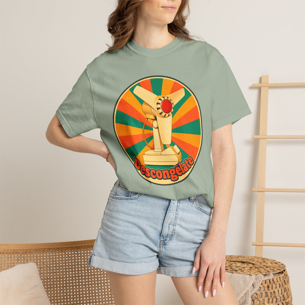 Retro Cuban Fan T-Shirt — "Descongélate" Vintage Tech Graphic Tee