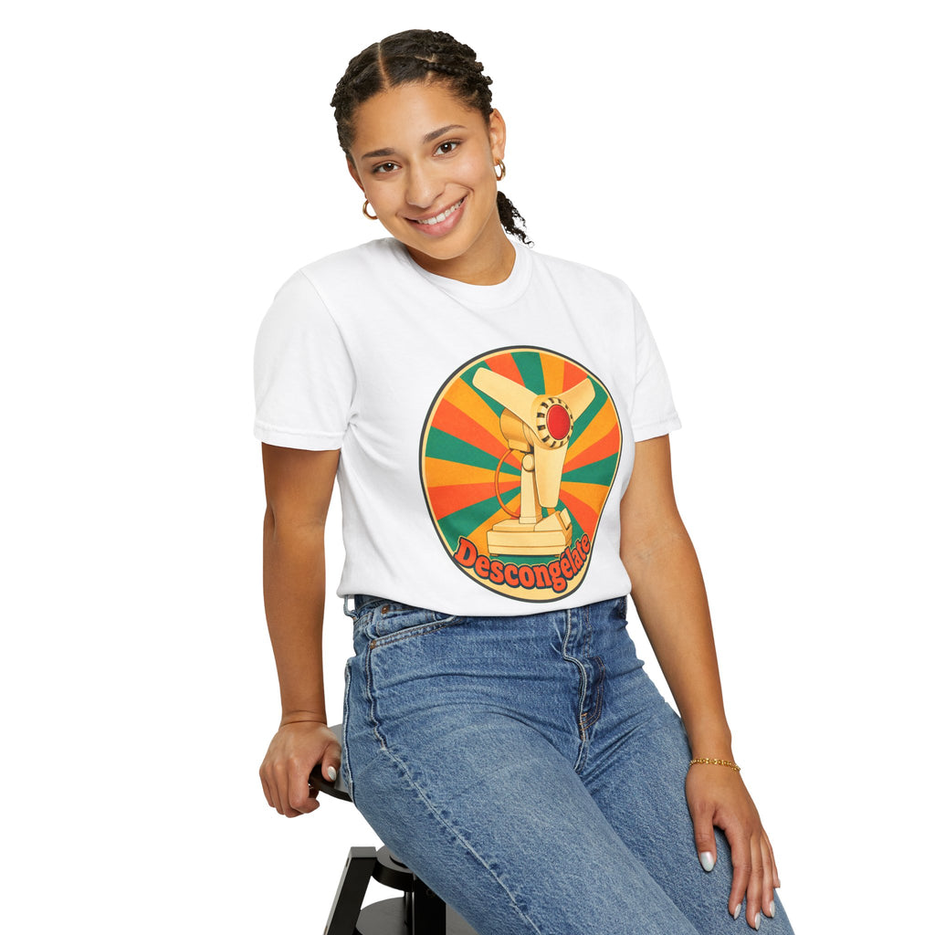 Retro Cuban Fan T-Shirt — "Descongélate" Vintage Tech Graphic Tee