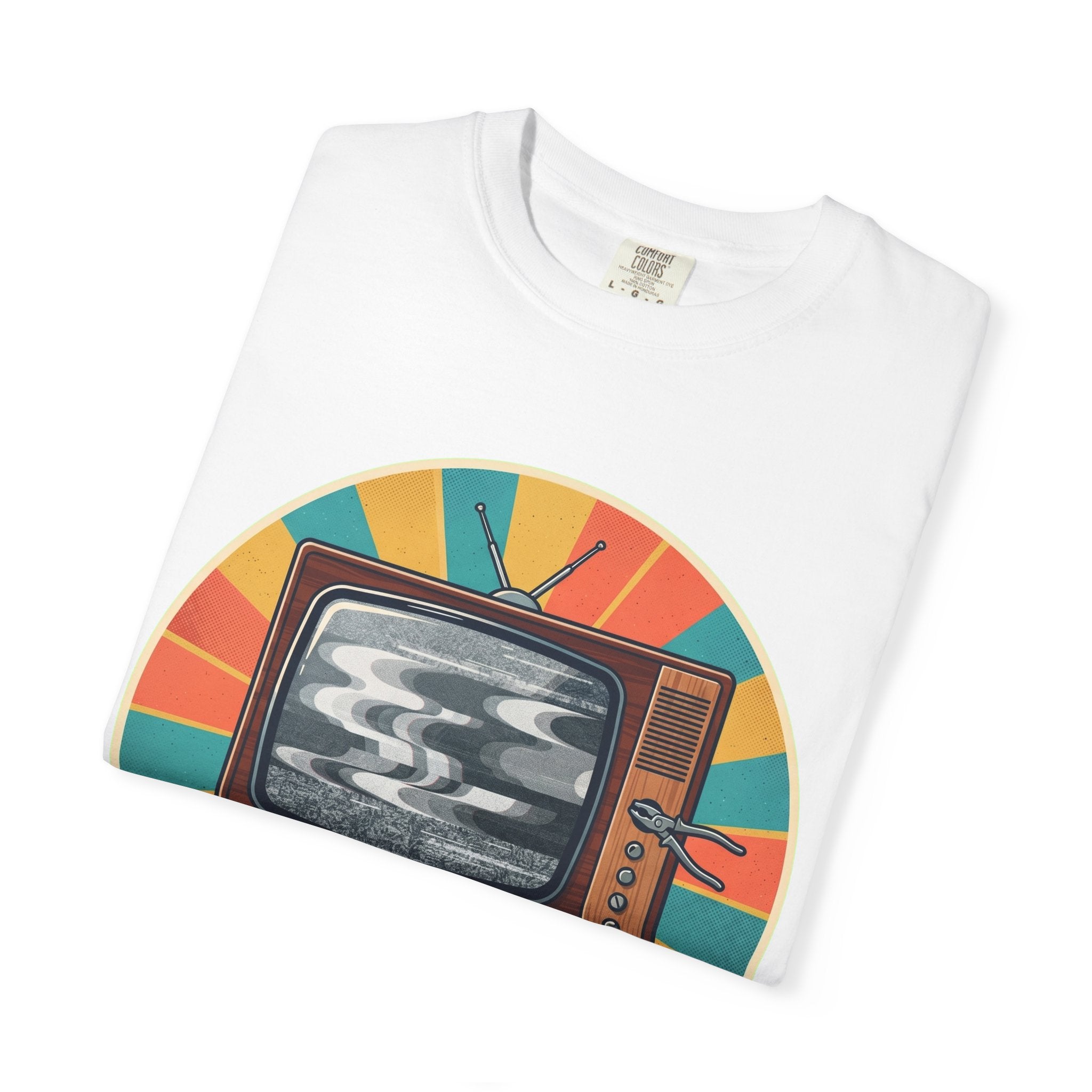Retro Cuban TV T-Shirt — "Deja que se Caliente" Vintage Tech Graphic Tee