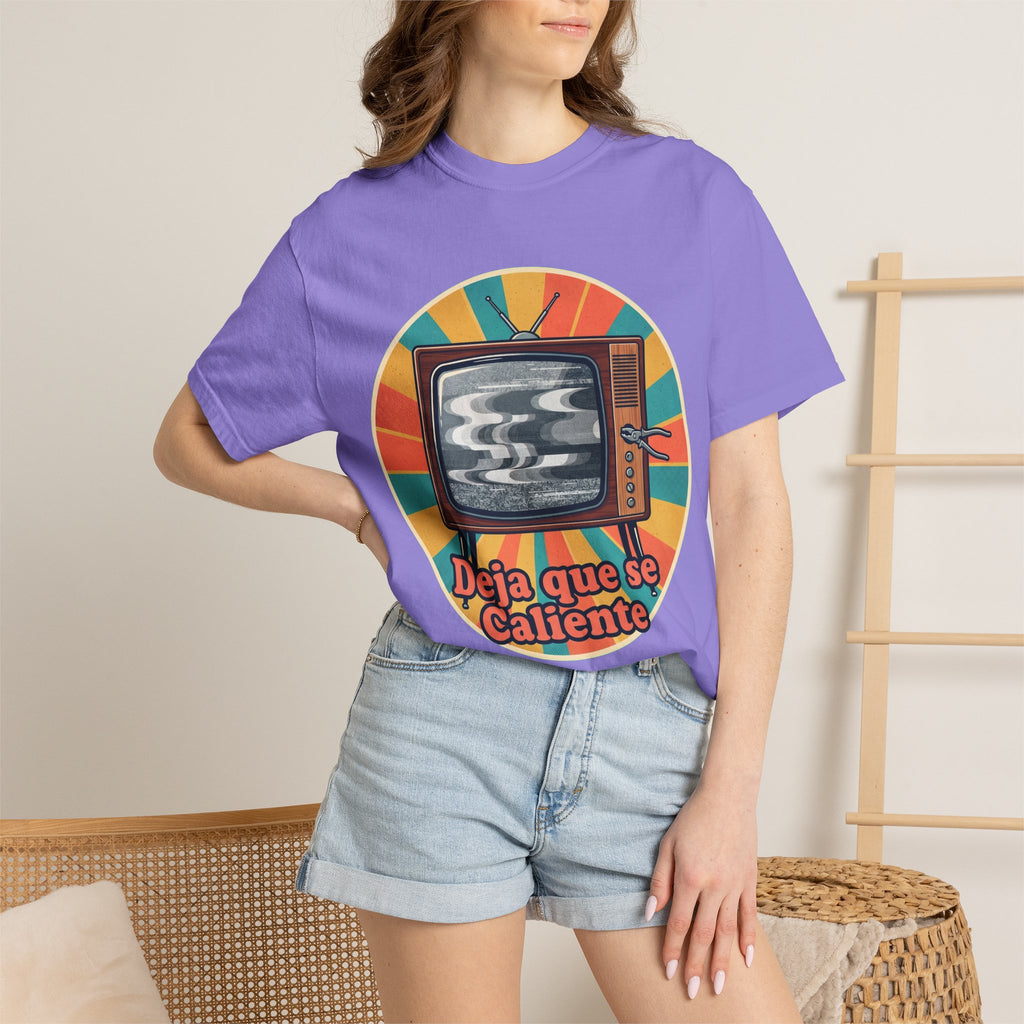 Retro Cuban TV T-Shirt — "Deja que se Caliente" Vintage Tech Graphic Tee