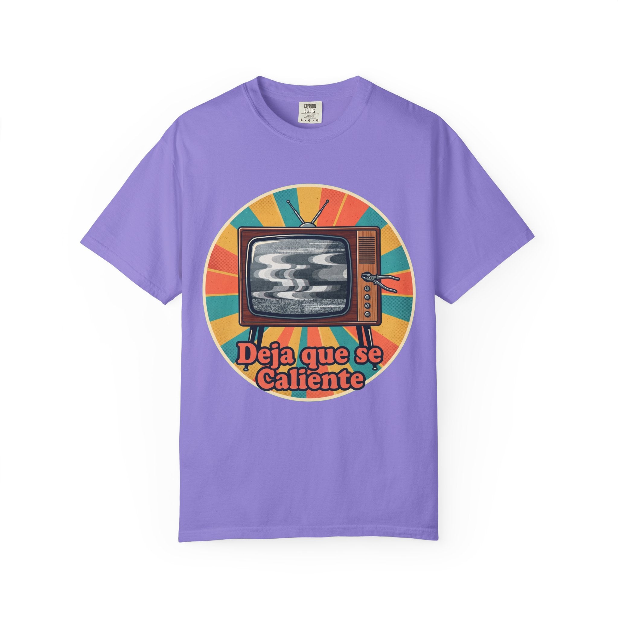 Retro Cuban TV T-Shirt — "Deja que se Caliente" Vintage Tech Graphic Tee