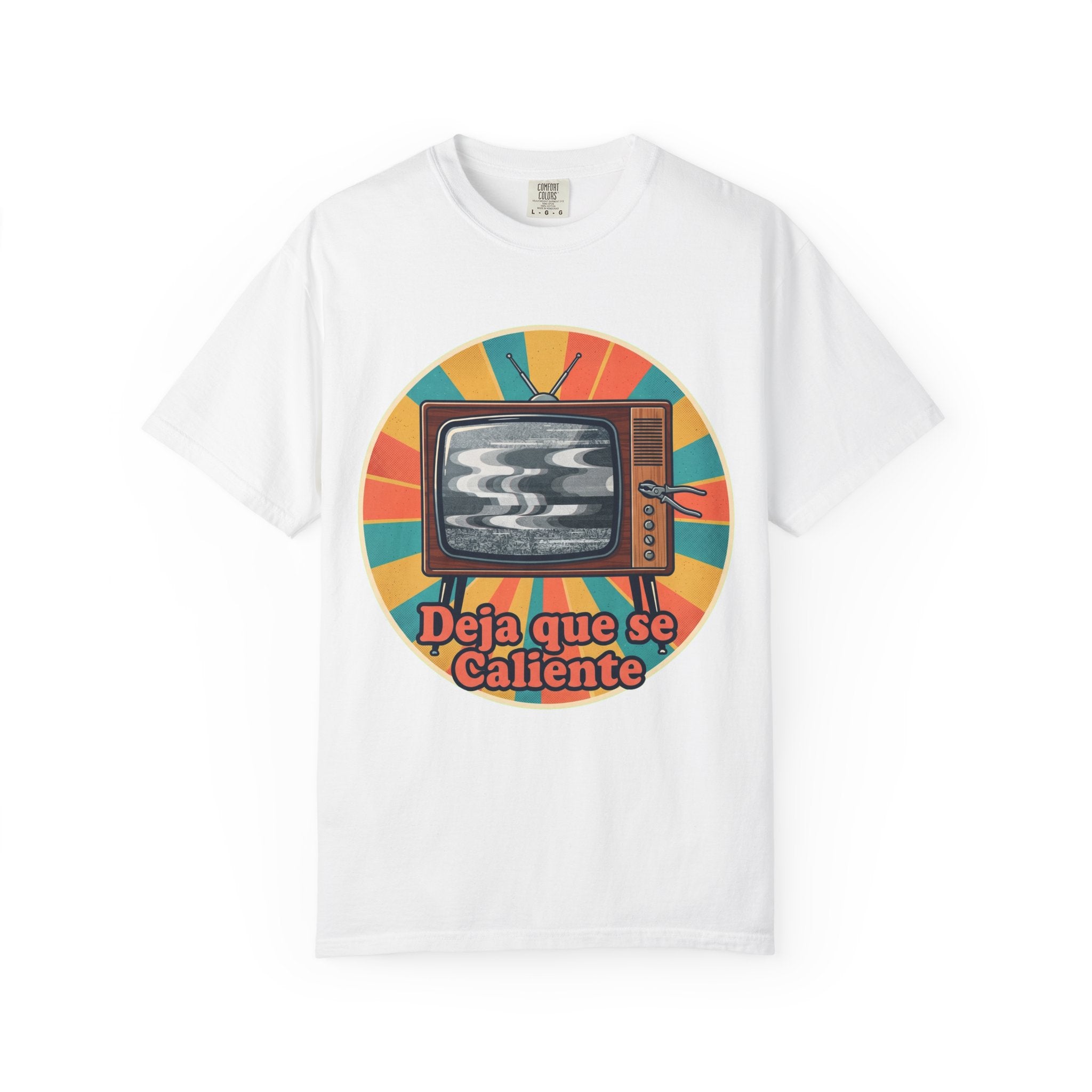 Retro Cuban TV T-Shirt — "Deja que se Caliente" Vintage Tech Graphic Tee